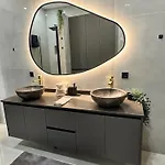 Villa Design-villa Mit Privatem Pool & Stimmungsvoller Beleuchtung *