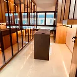 Design-villa Mit Privatem Pool & Stimmungsvoller Beleuchtung