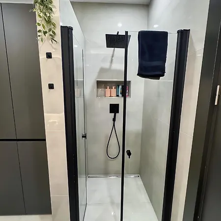 Villa Design-villa Mit Privatem Pool & Stimmungsvoller Beleuchtung