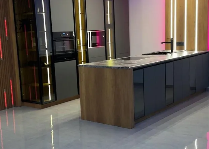 Design-villa Mit Privatem Pool & Stimmungsvoller Beleuchtung Villa Linz