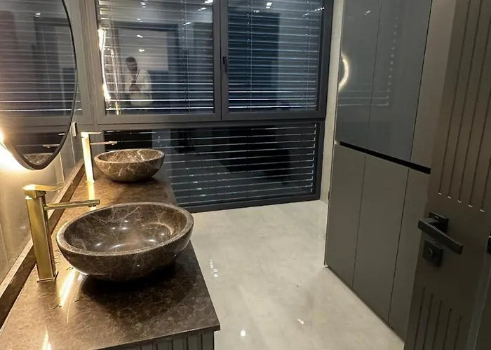 Design-villa Mit Privatem Pool & Stimmungsvoller Beleuchtung Villa