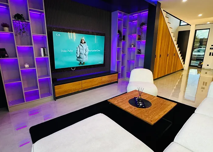 Design-villa Mit Privatem Pool & Stimmungsvoller Beleuchtung * Linz