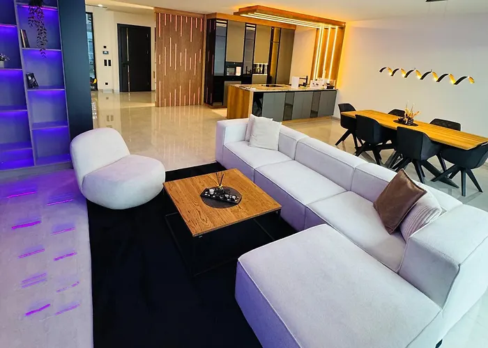 Design-villa Mit Privatem Pool & Stimmungsvoller Beleuchtung * Linz