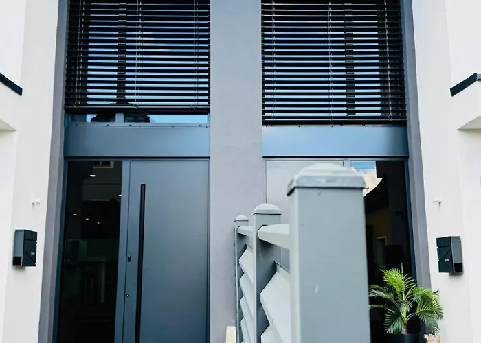 Design-villa Mit Privatem Pool & Stimmungsvoller Beleuchtung Linz