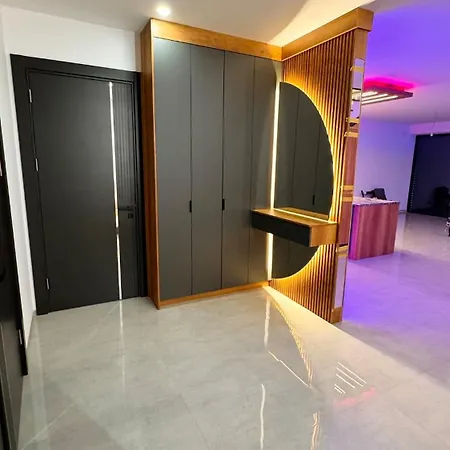 Design-villa Mit Beheiztem Pool & Stimmungsvoller Beleuchtung Villa *